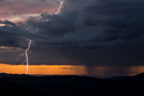 lighting in sky